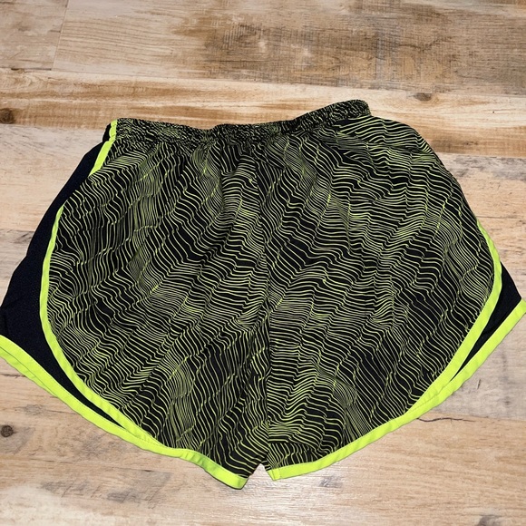 Nike Dri-Fit Patterned Athletic Shorts - Picture 2 of 5